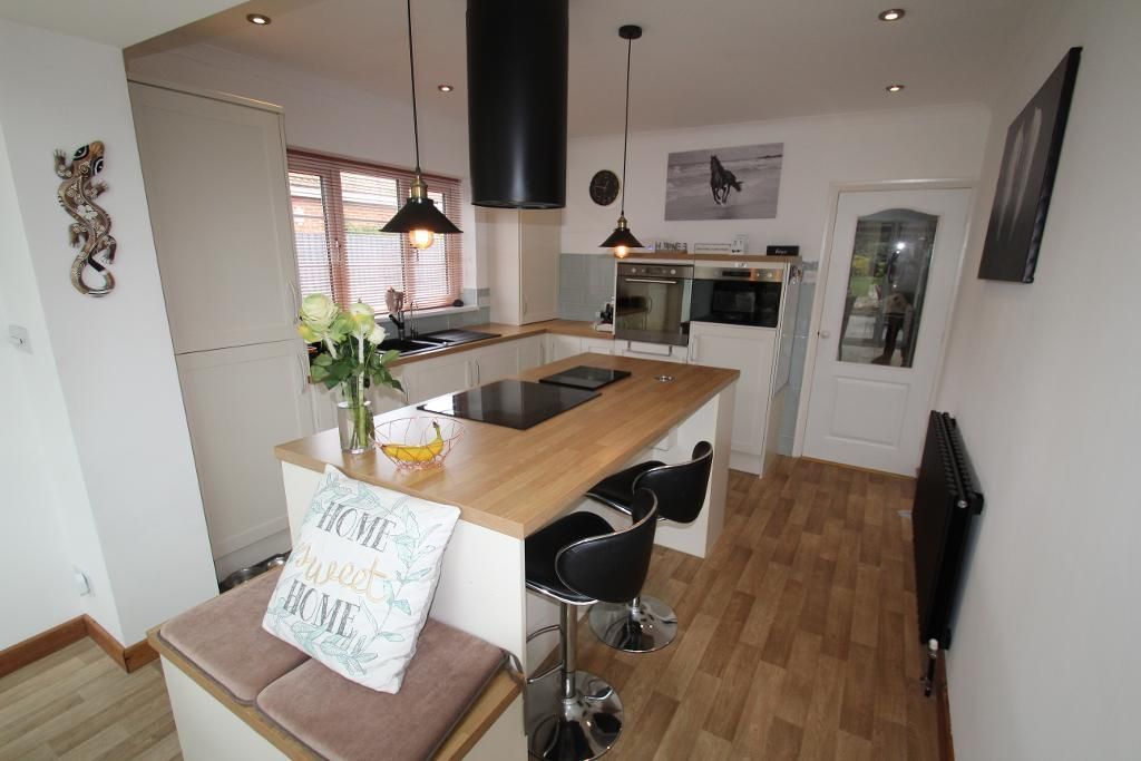 Property photo 2 of 15 Kitchen