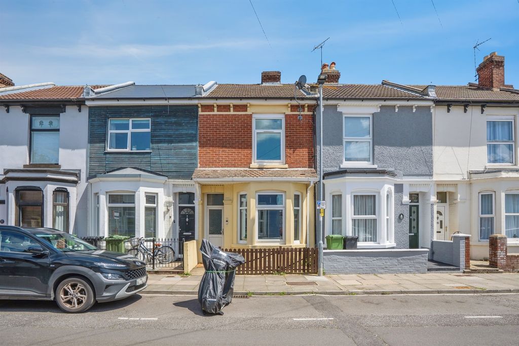 Property photo 1 of 18