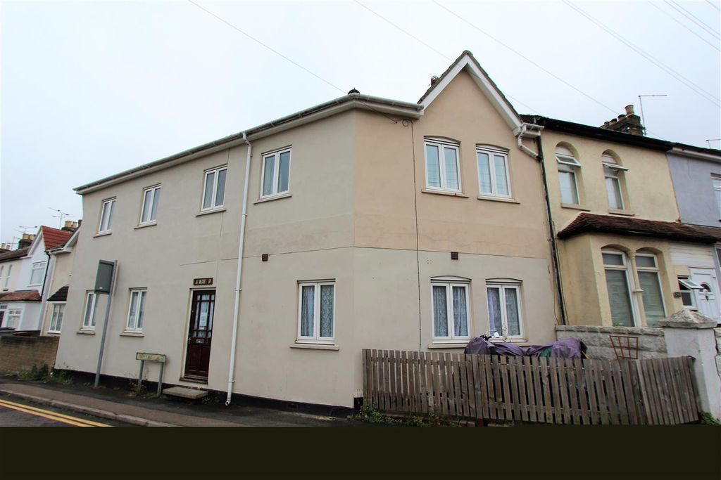 Property photo 1 of 2