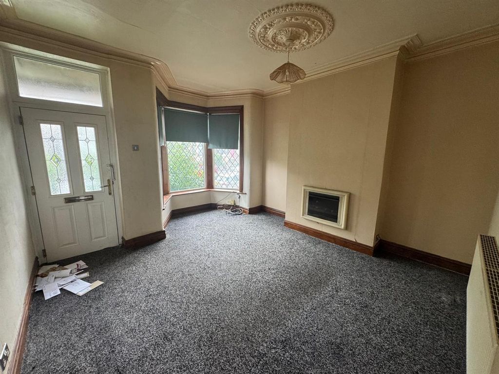 Property photo 2 of 14 Lounge