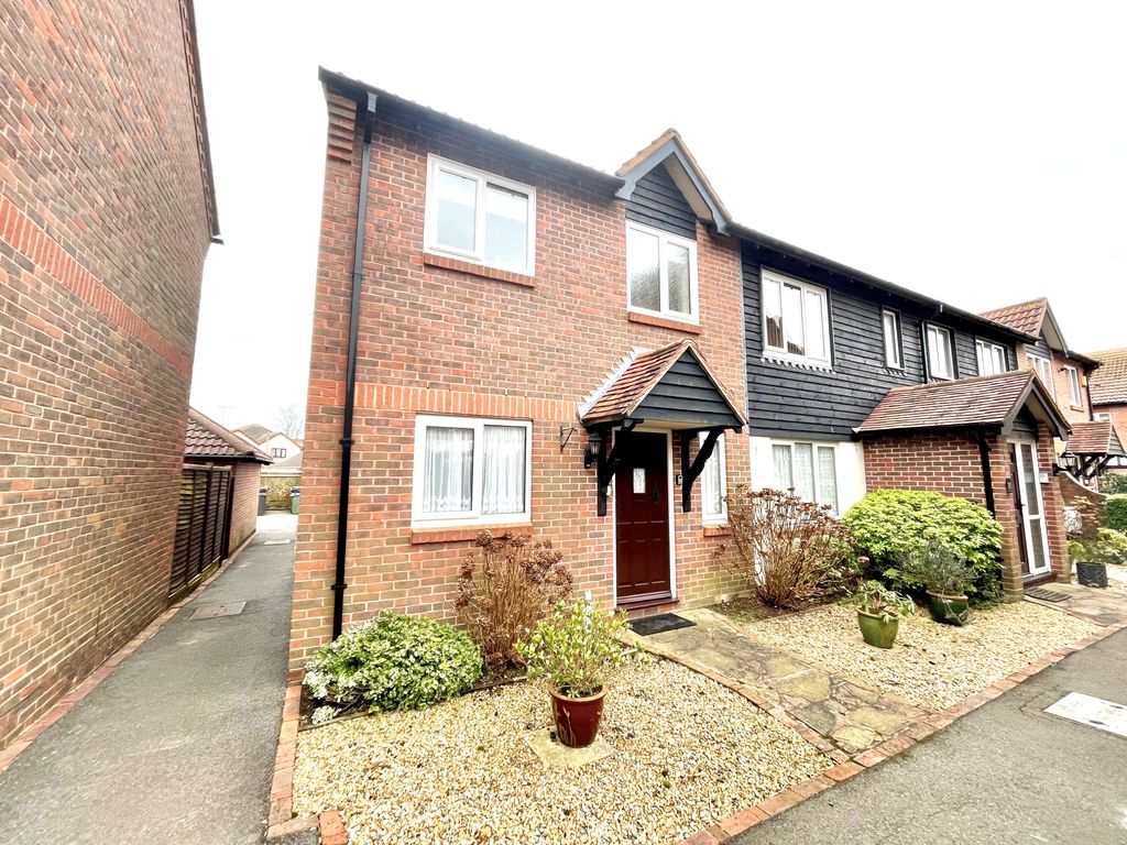 Property photo 1 of 14 27 The Leas Front