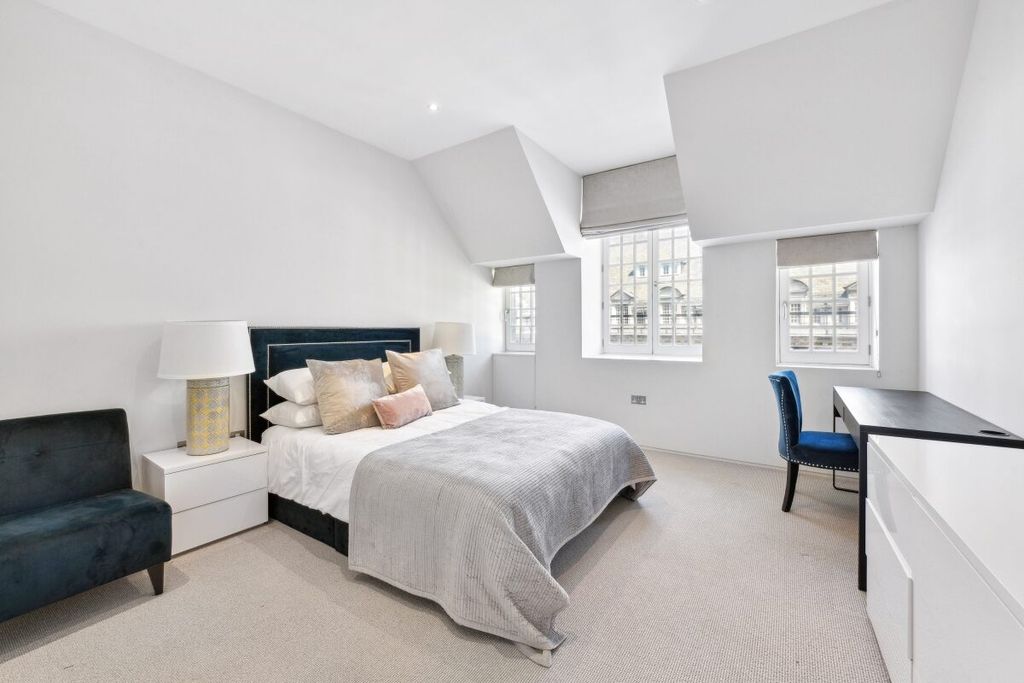 Property photo 3 of 17 Jll