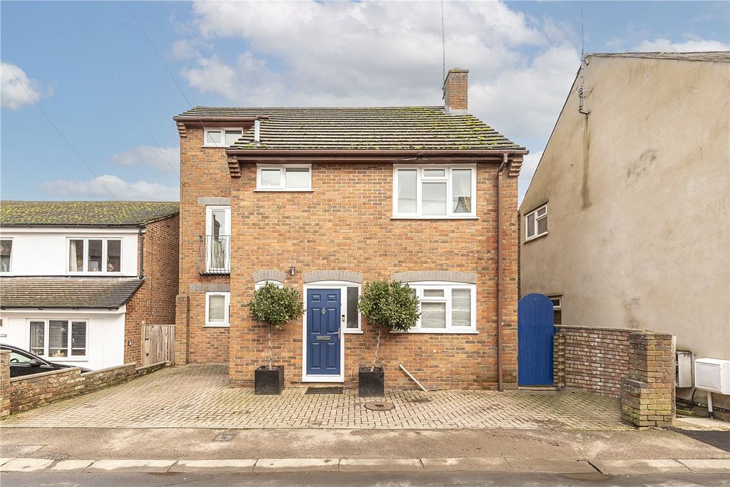 Property photo 1 of 19 External