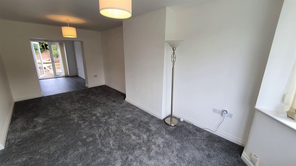 Property photo 3 of 37