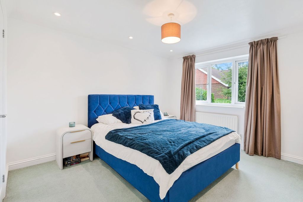 Additional image 15 of 4 bed detached house for saleLincolns Mead, Lingfield RH7
