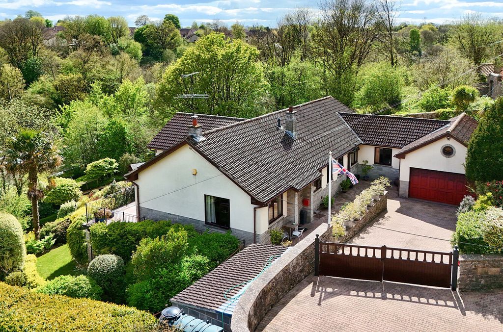 Property photo 2 of 26