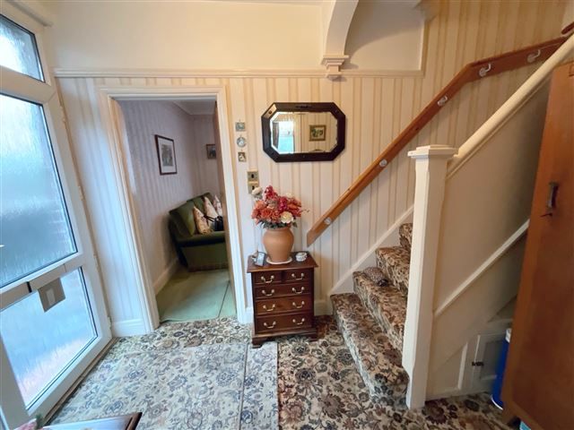 Property photo 3 of 21 Hallway