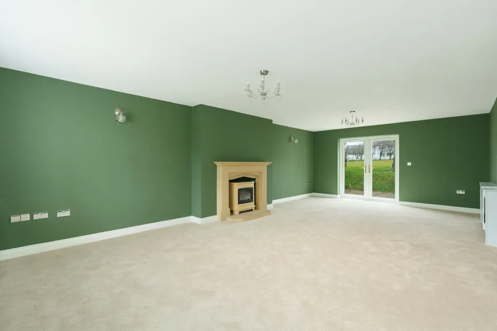 Property photo 3 of 32