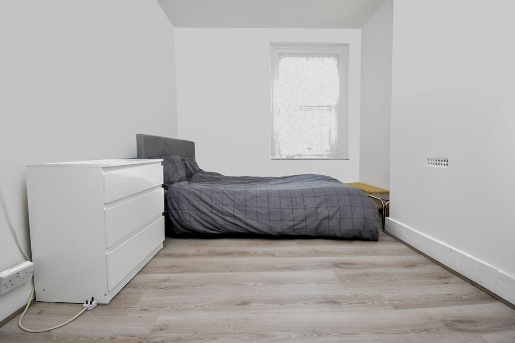 Property photo 1 of 7 Tlc_31478A35-Cea2...