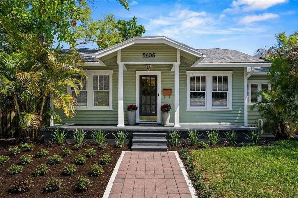 Property photo 1 of 4
