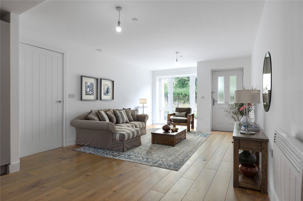 Property photo 3 of 12 Virtual Furniture