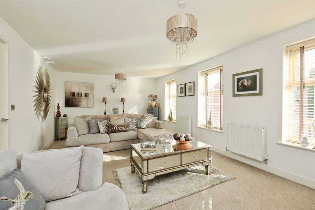 Property photo 3 of 19