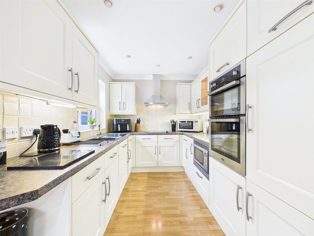 Property photo 3 of 29 Picture No. 33