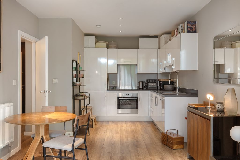 Property photo 3 of 14 094A5440