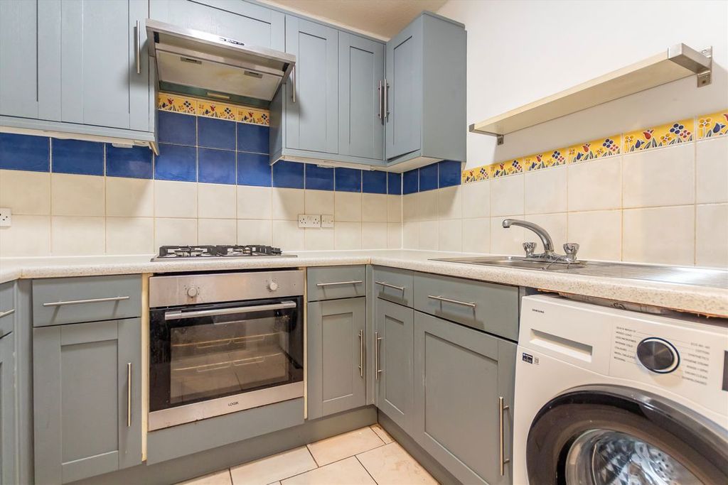 Property photo 2 of 6