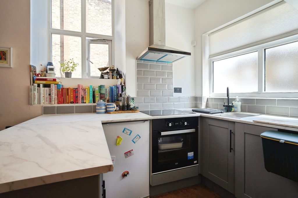 Property photo 3 of 12 Kitchen