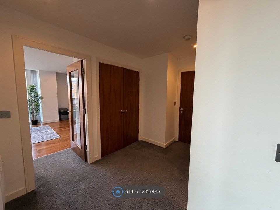 Property photo 2 of 22 Hall - View 1