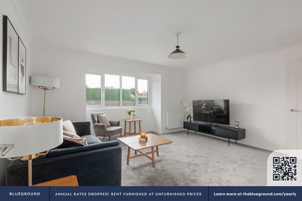 Property photo 3 of 24 Living Room