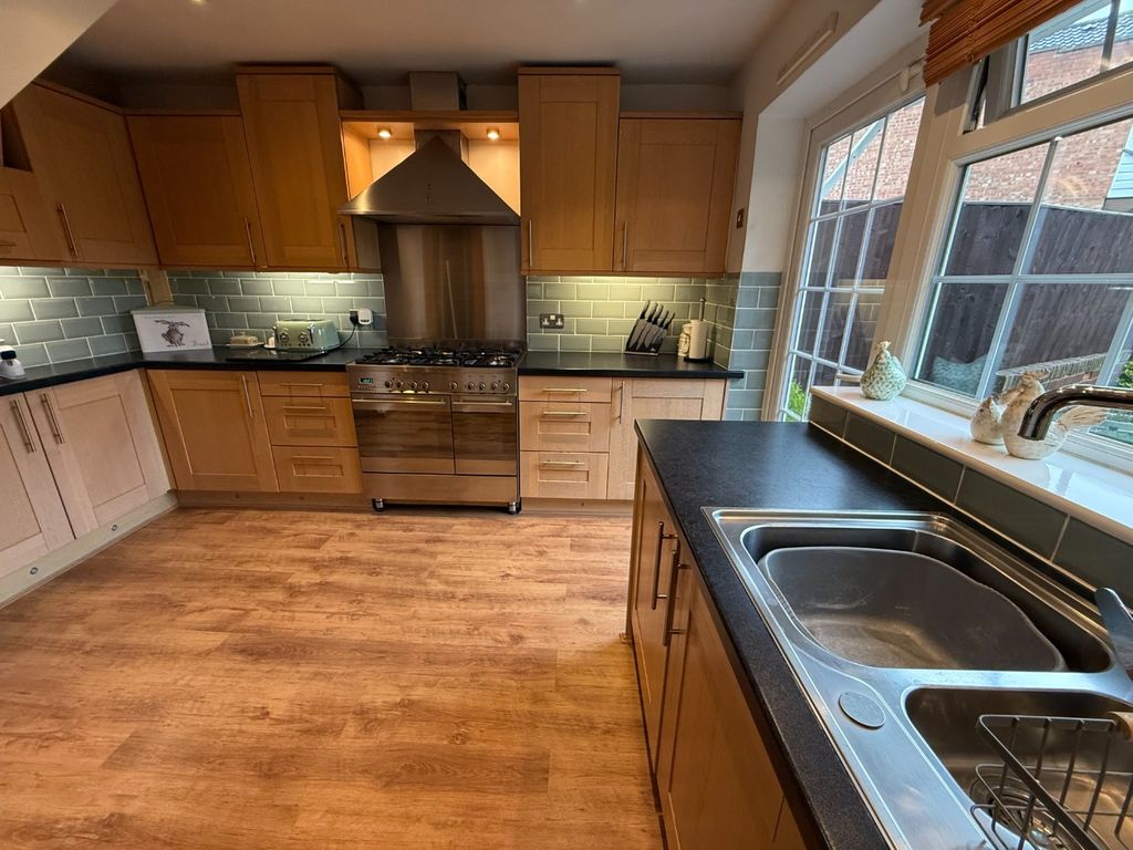 Property photo 3 of 19 4876175