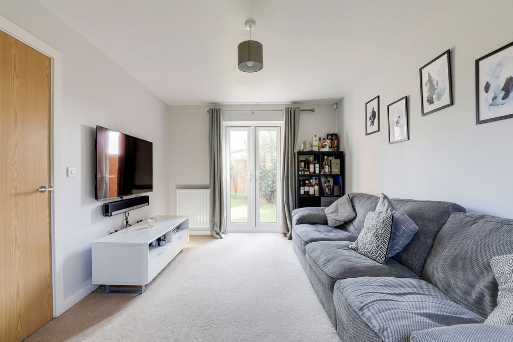 Property photo 3 of 18