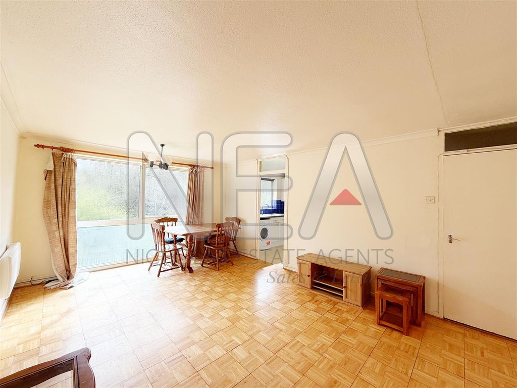 Property photo 2 of 10 Living Room