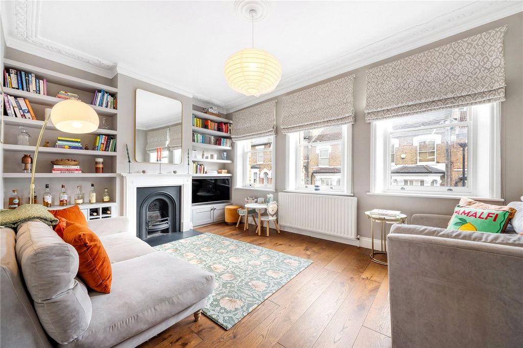 Property photo 3 of 13 Reception