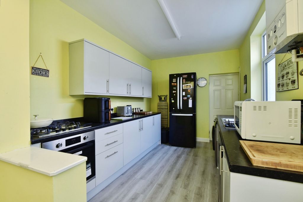 Property photo 3 of 22 Pbox-Img.Jpg