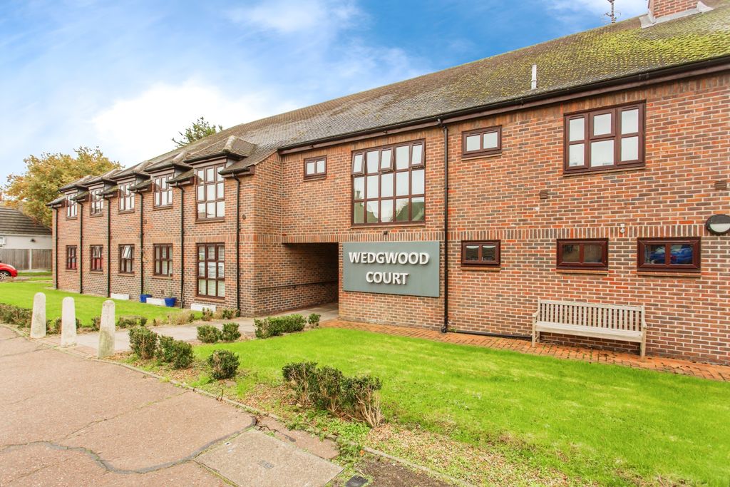 Property photo 1 of 14 Purpose Built Flat