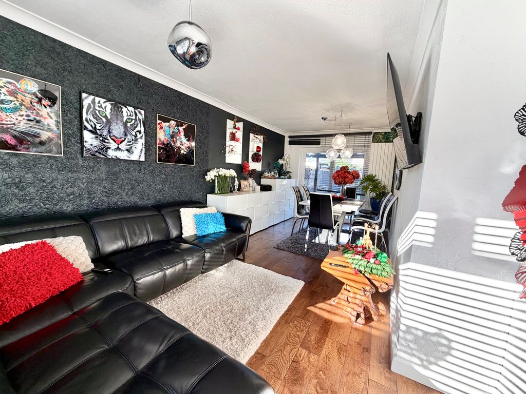 Property photo 3 of 17 Img_0435