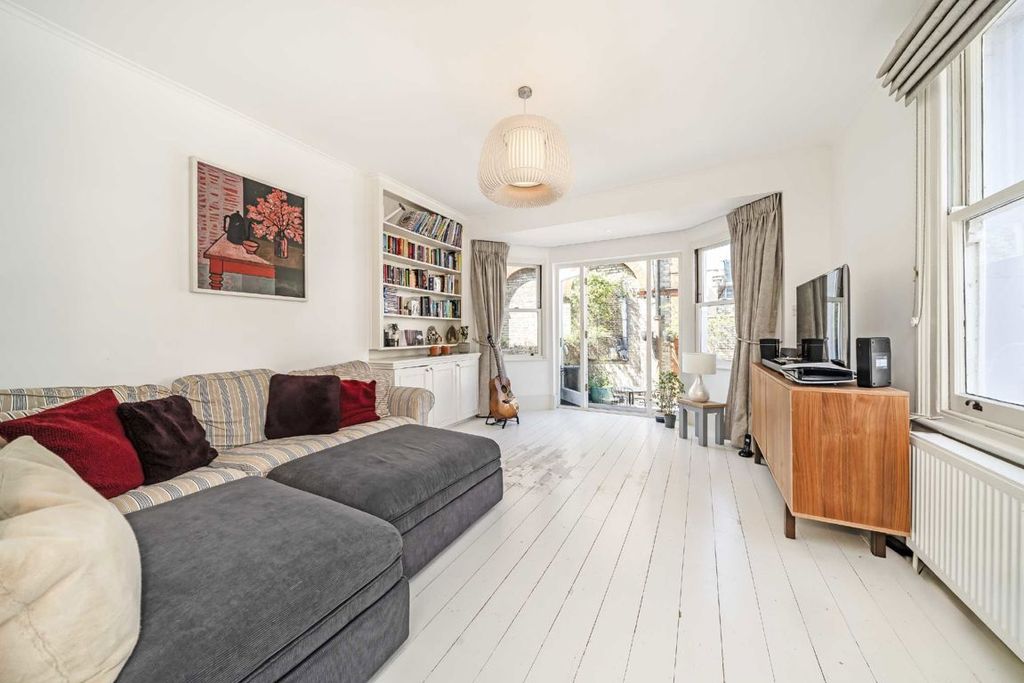 Property photo 2 of 9