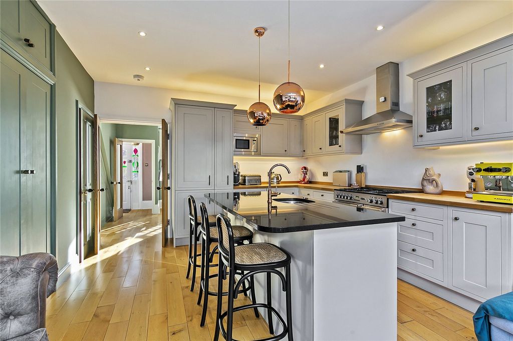 Property photo 3 of 19 Picture No. 11