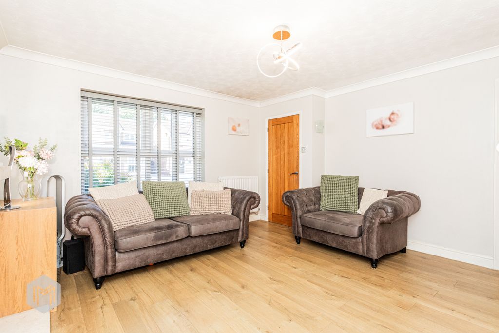 Property photo 2 of 29 Picture No. 04