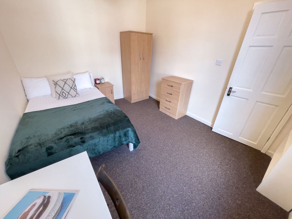 Property photo 3 of 11 Img_2468