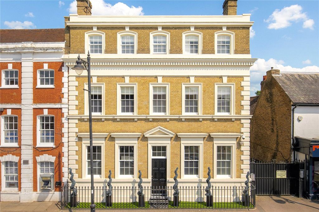 Property photo 1 of 24 Front Exterior