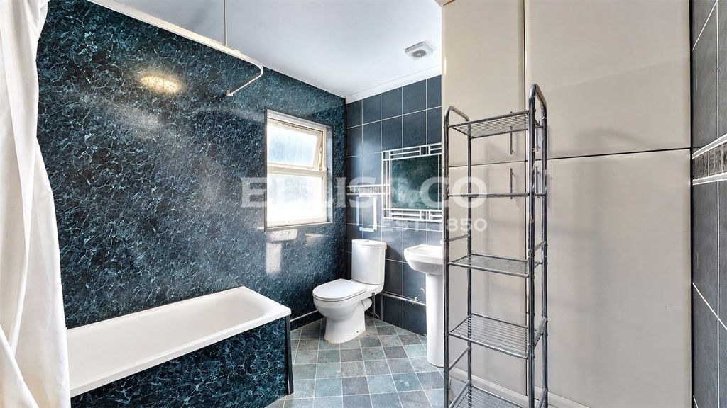 Property photo 2 of 26 Picture No. 05