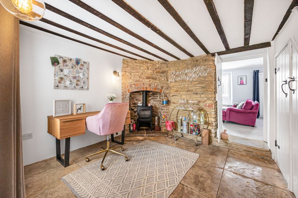 Property photo 2 of 17 Picture No. 10