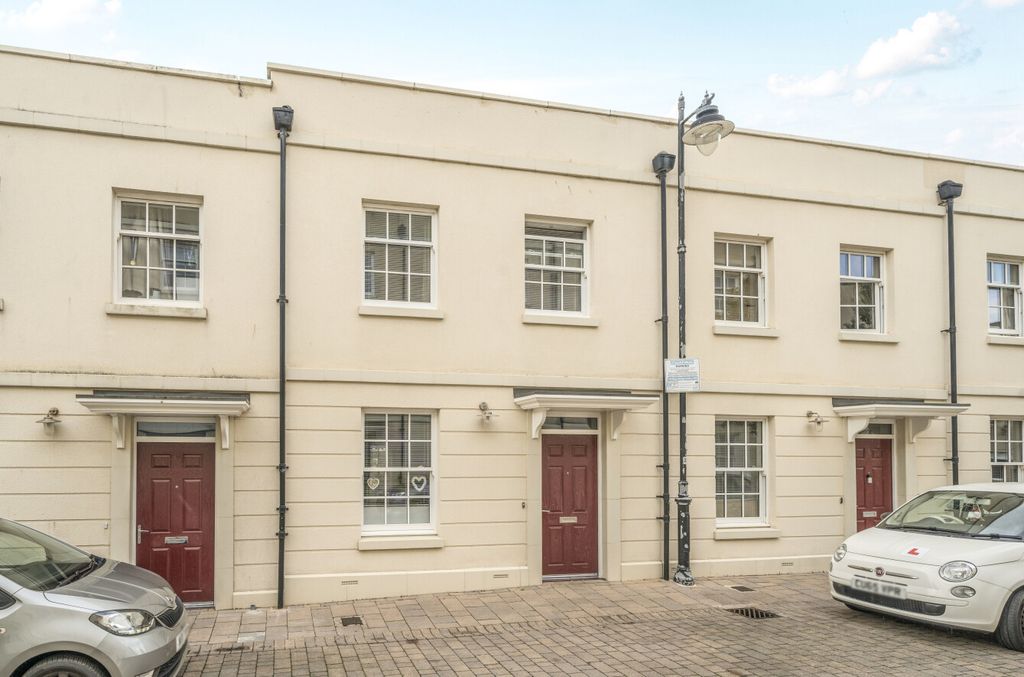 Property photo 1 of 17 1346933-2-68B970B...