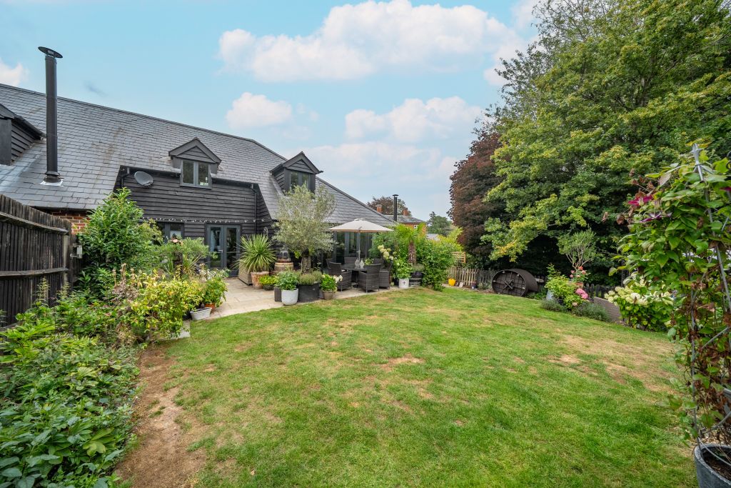 Property photo 2 of 34