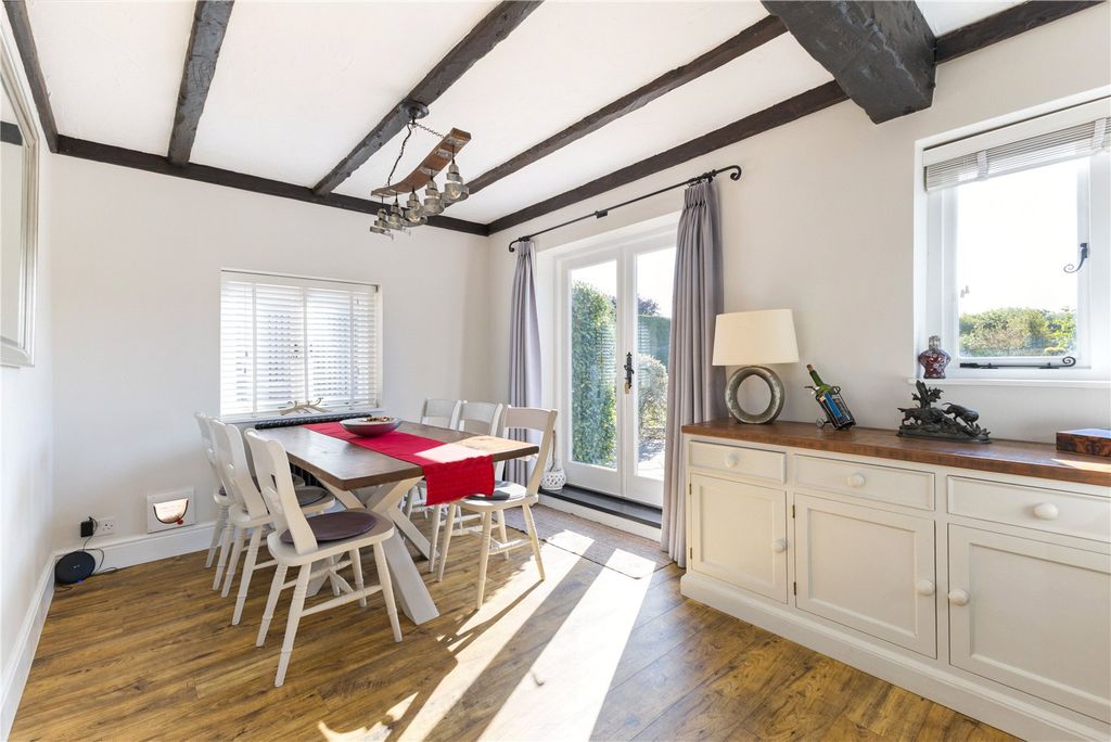 Property photo 3 of 19 Dining Area