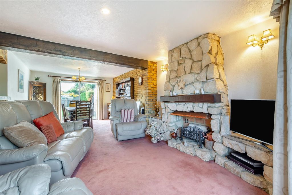 Property photo 1 of 18 8669121-Interior07.Jpg