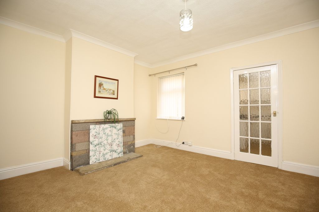 Property photo 3 of 11 4X8A5141