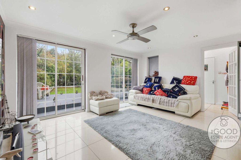 Property photo 2 of 14