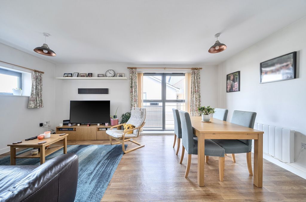 Property photo 3 of 8