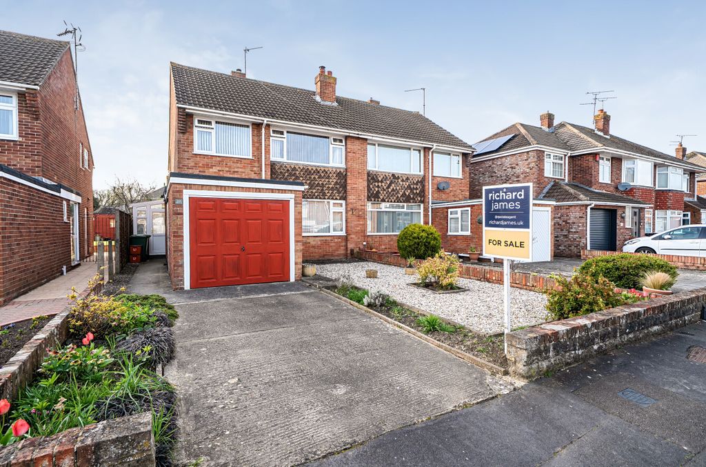 Property photo 1 of 17 14319361669Bd781F47A38