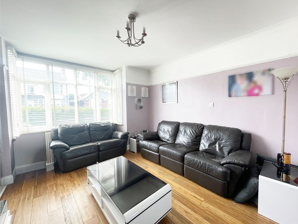 Property photo 3 of 14 3393423