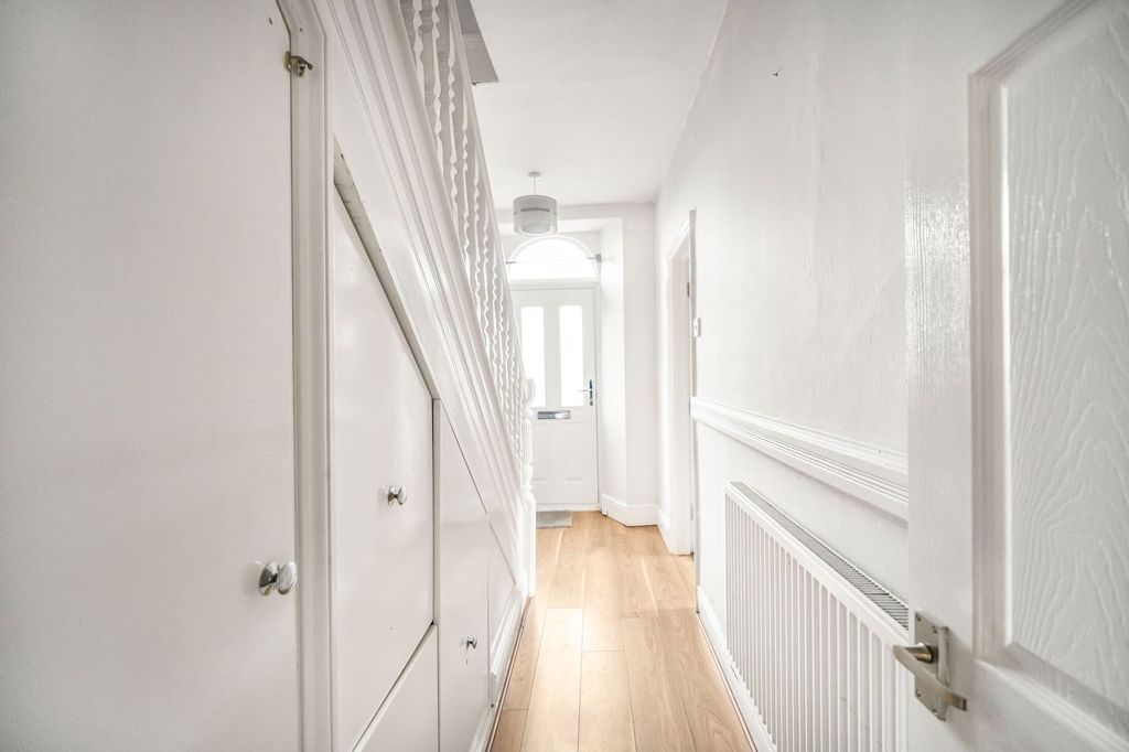Property photo 2 of 35