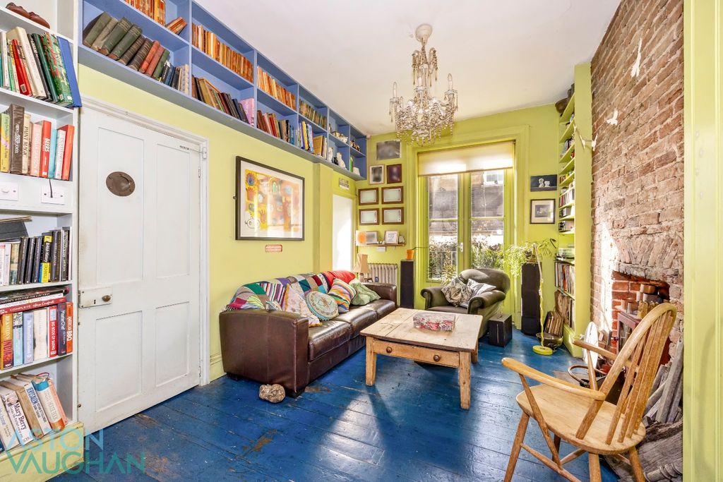 Property photo 2 of 26 4592331