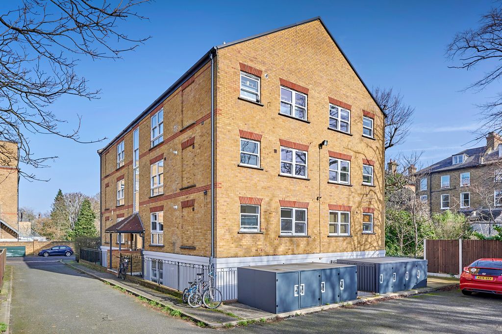 Property photo 3 of 24