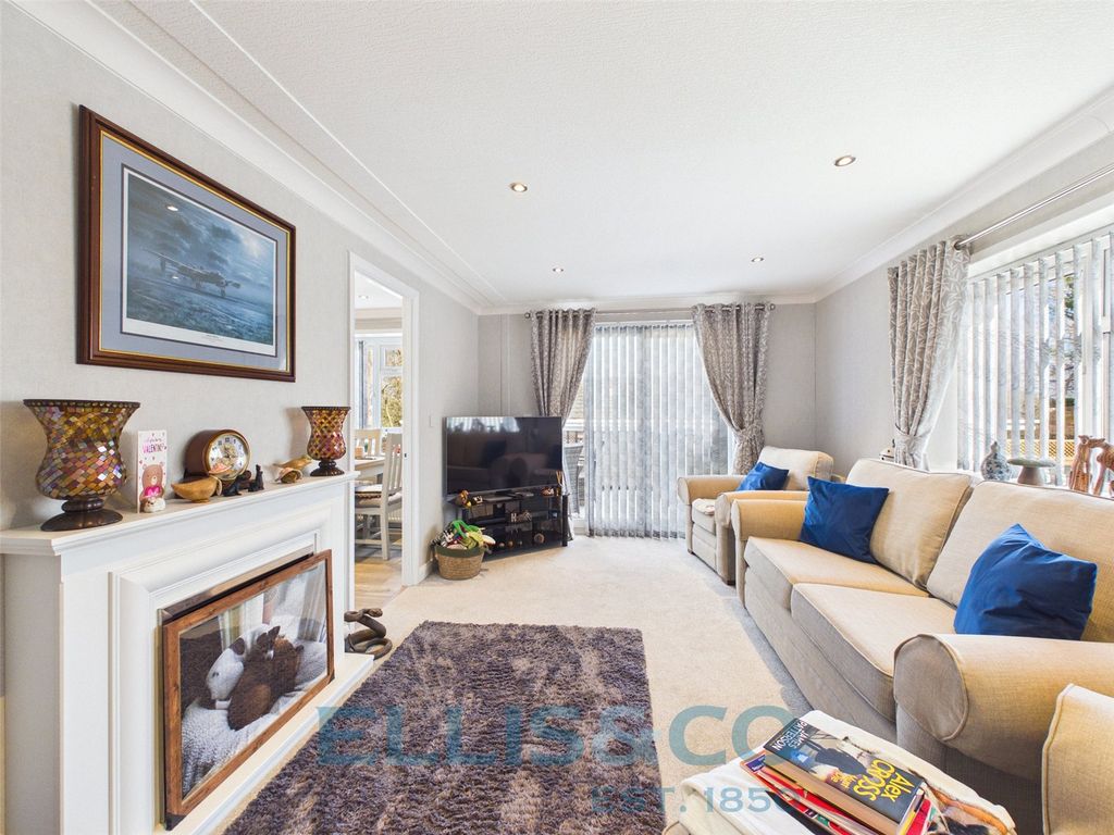 Property photo 2 of 13 Picture No. 14