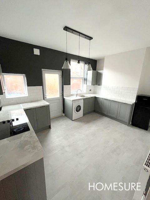 Property photo 3 of 13 6 Field Street 5